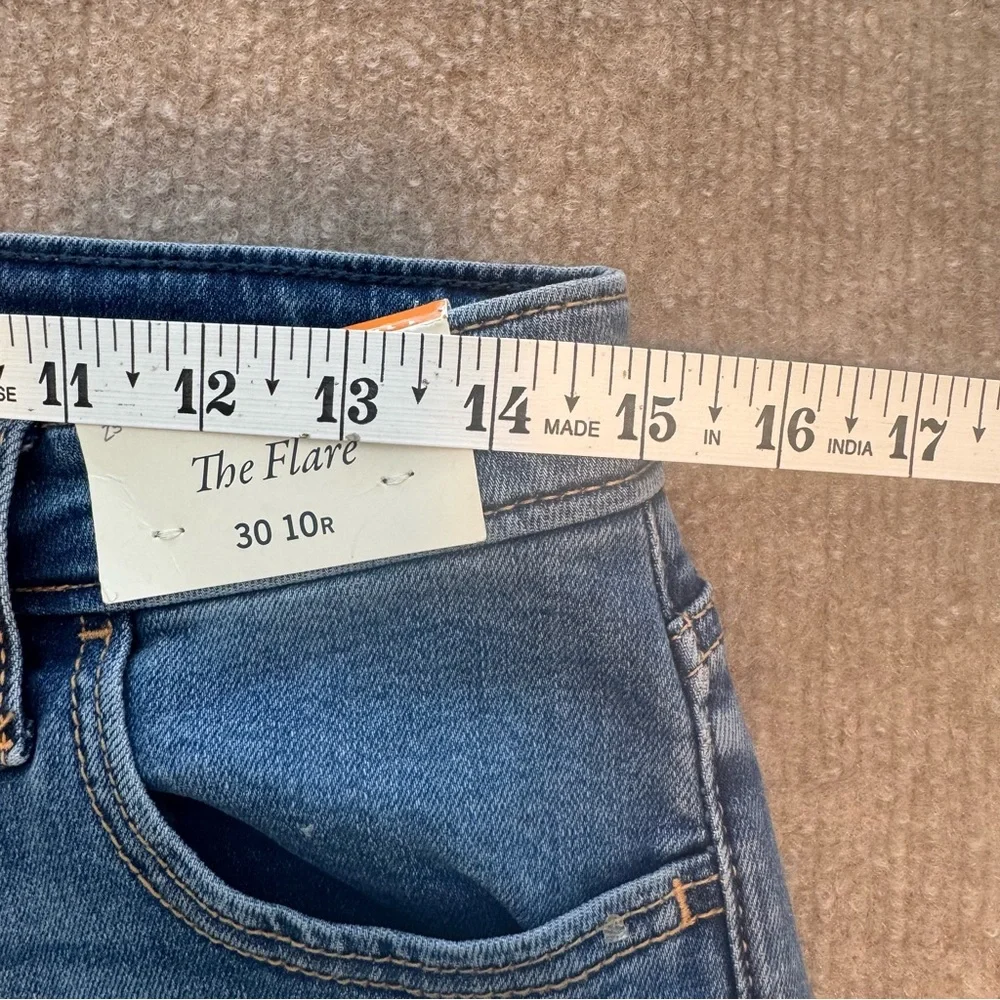 Abercrombie & Fitch The Flare Ultra High Rise Medium Wash Jean Size 30/10R